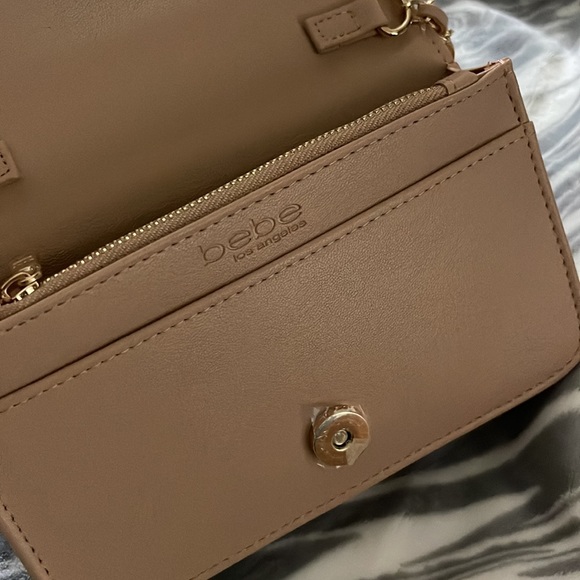 Brand New Bebe Gio Flap Crossbody Blush - Picture 4 of 9